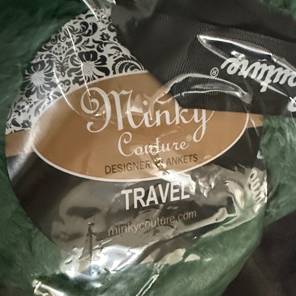 NWT Minky Couture Green Travel Blanket - Picture 3 of 4